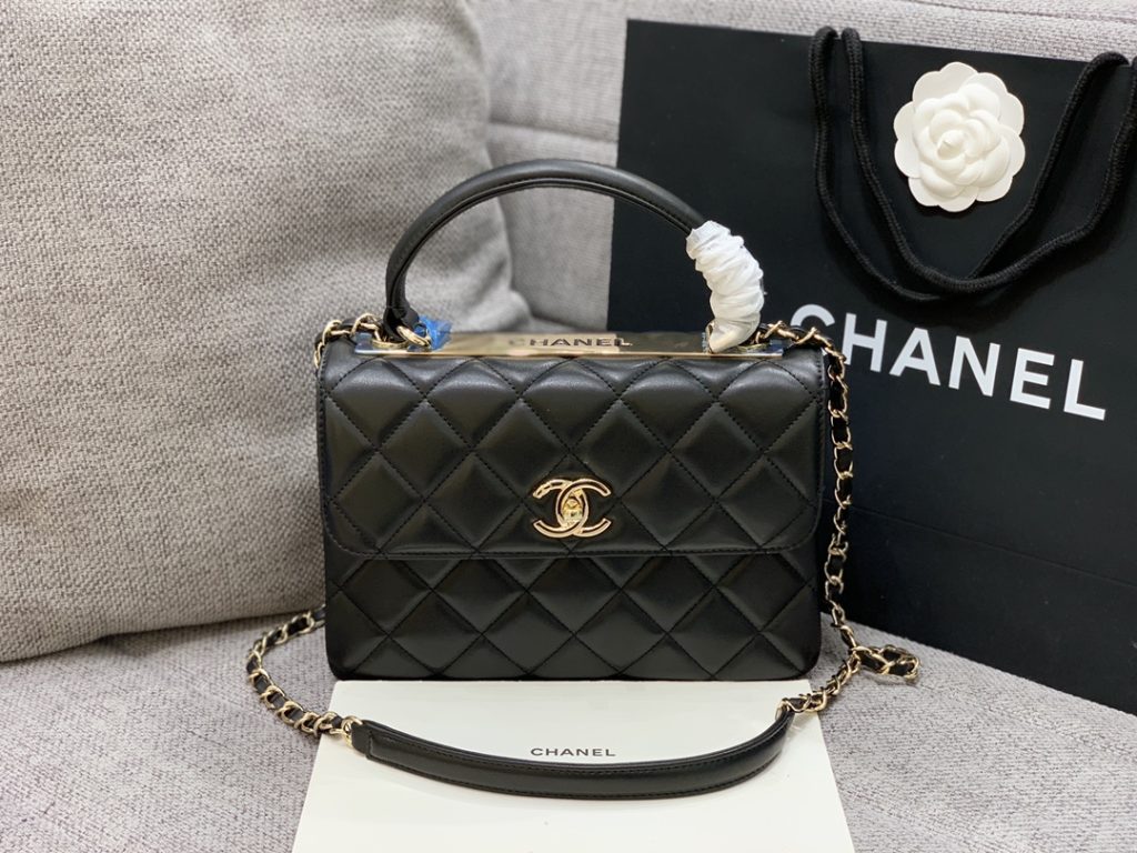 How To Identify A Fake Chanel Trendy CC Bag Replica ladies