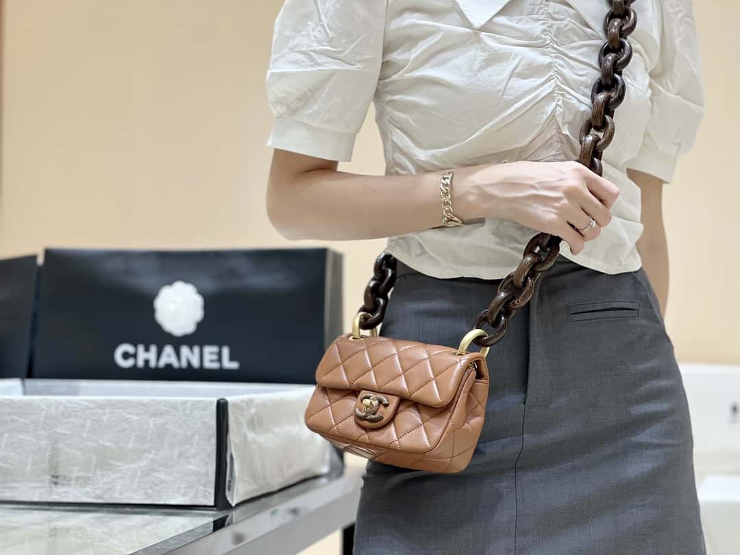 Replica Chanel Mini Flap Bag With Wenge Wood Logo Review - Replica ladies